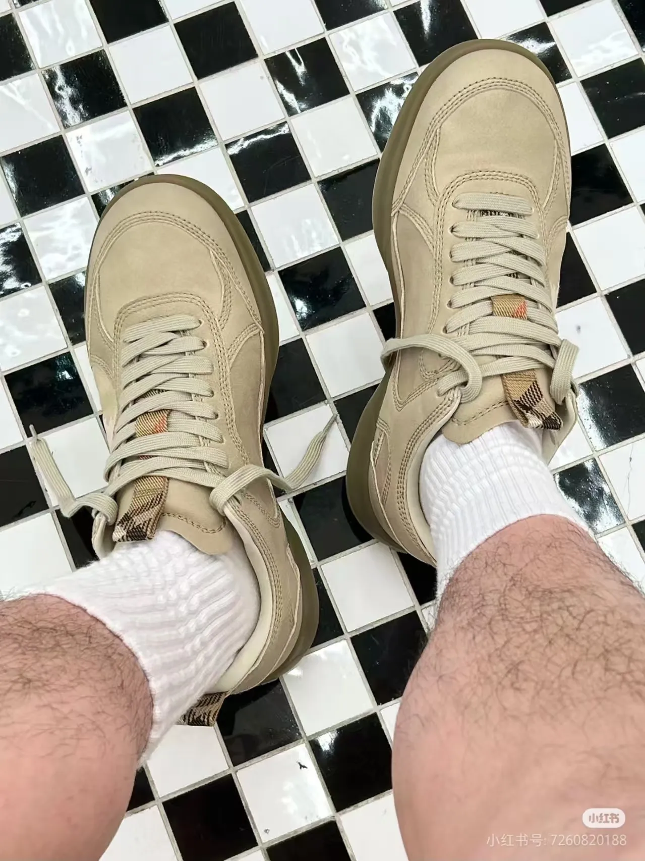 Men's men's shoes💰p420 "Burber＊" SU25 new MATRIX retro sneakers in calfskin. The main style of the summer fashion show is retro and casual, lightweight and comfortable. Burberry made its debut at the brand's 2025 summer fashion show. Made of refined Italian leather with tonal topstitching details, it's inspired by sporty design. Paired with lightweight soles and Burberry check sneakers, they are embellished with embroidery of the brand's Equestrian Knight logo (EKD). - Lace-up design - EKD embroidery on the side - EKD embroidery on the sole Size 38-44